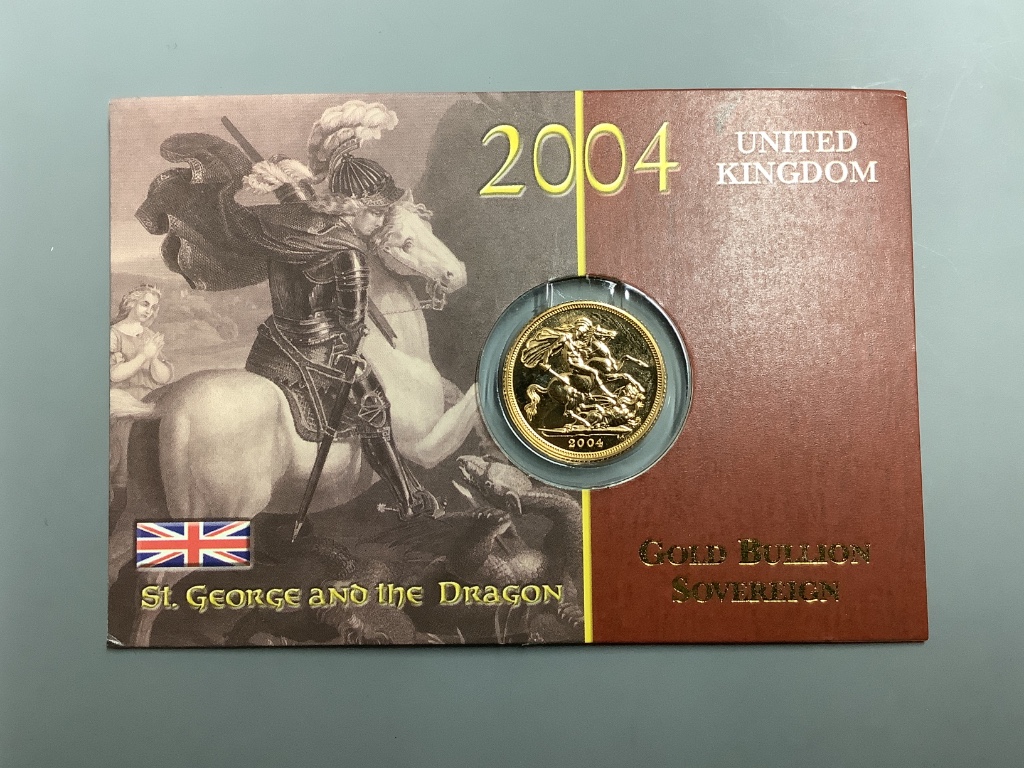 An Elizabeth II gold sovereign, Royal Mint issue - St. George and the Dragon, 2004.